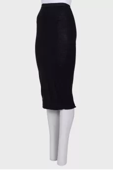 Black slit skirt