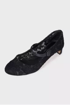 Lace shoes with medium heels