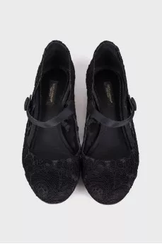 Lace shoes with medium heels