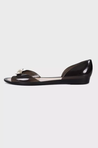 Black ballerinas with a bow