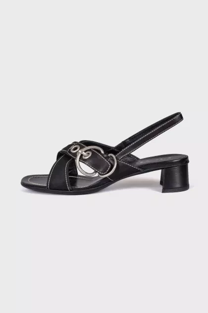Leather sandals with silver buckle