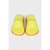 Massive slippers of the combined color