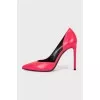 Pink pointed toe pumps
