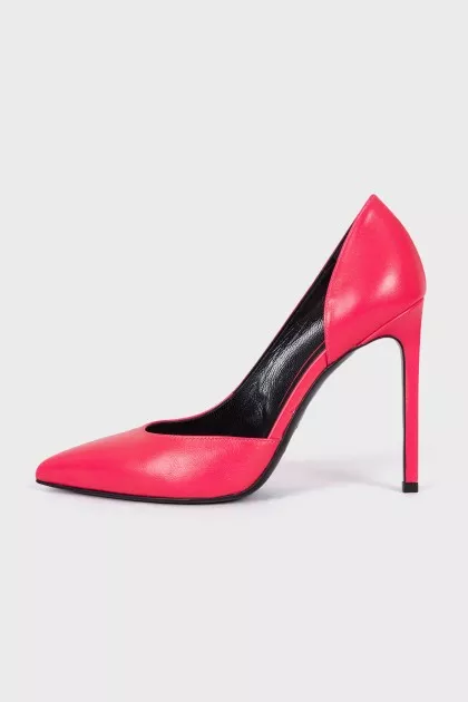 Pink pointed toe pumps