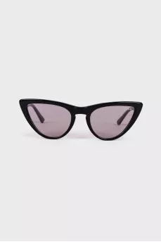Black cat eye sunglasses