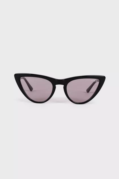 Black cat eye sunglasses