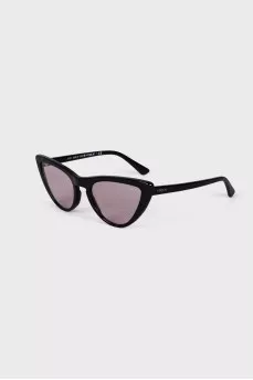 Black cat eye sunglasses
