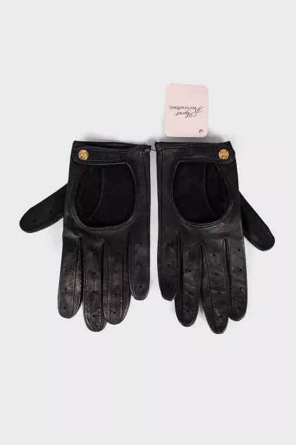 Leather gloves with tag