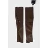 Leather mittens with tag