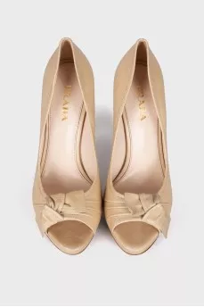 Draped leather shoes