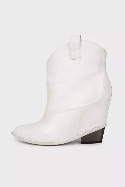 White leather сossacks
