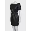 Dress with a V-neck on the back