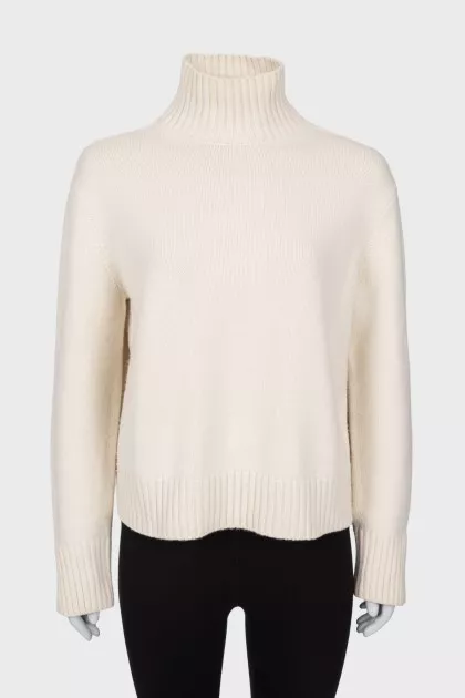 Loose cashmere sweater