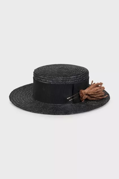 Braided hat with decor
