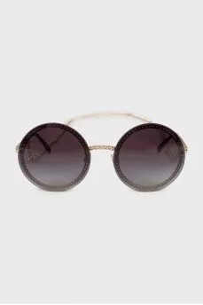 Sunglasses with golden chain