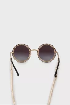 Sunglasses with golden chain