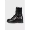 Leather boots decorated with buckle