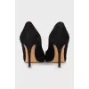 Pointed toe suede pumps