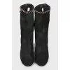 Suede ankle boots with chain