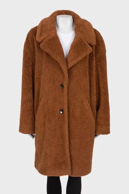 Straight-cut brown fur coat