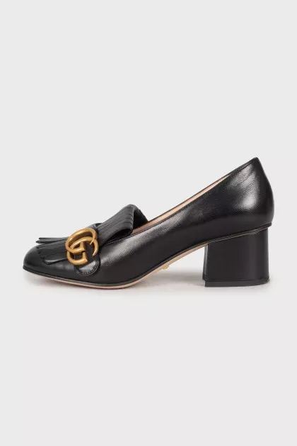 Leather shoes with fringes and brand logo