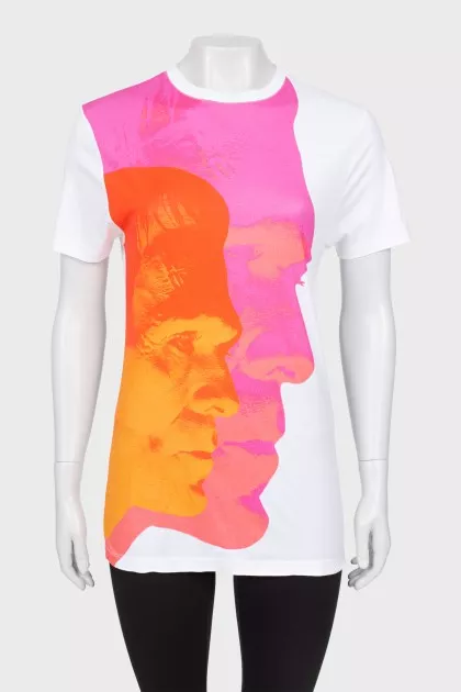 White T-shirt in a bright print