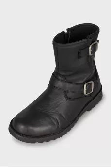 Insulated leather boots