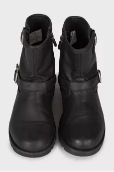 Insulated leather boots