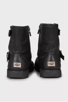 Insulated leather boots