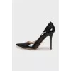 Patent pointed toe pumps