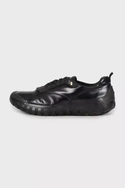 Men's black leather sneakers