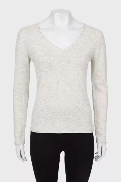 Light gray pullover with tag