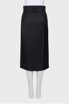 Black skirt with embroidered print
