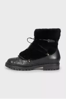 Insulated boots with ties