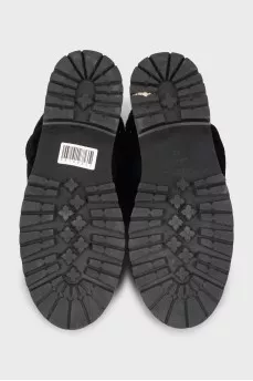 Insulated boots with ties