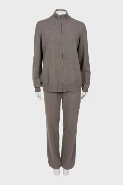 Cashmere suit with trousers