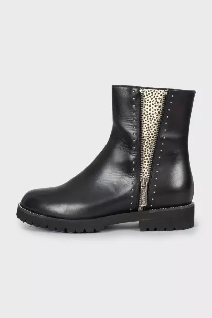 Decorated leather boots