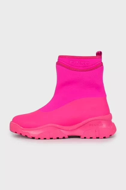 Boots Moss