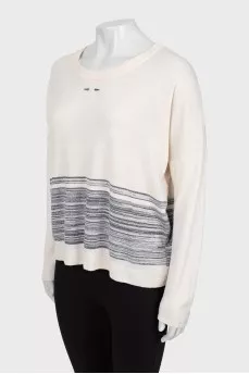 Wool sweater with brooch