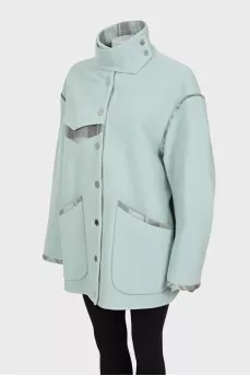 Wool coat with press-studs closure