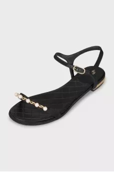 Leather sandals decorated with beads