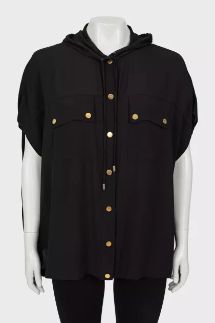 Loose-fitting blouse with gold-tone hardware