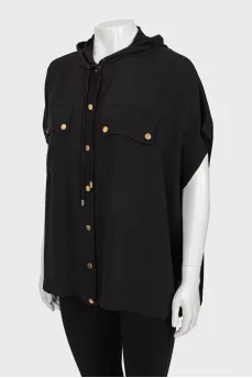 Loose-fitting blouse with gold-tone hardware
