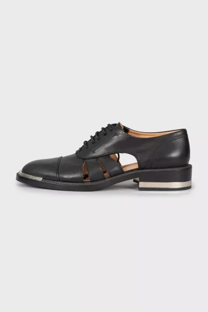 Oxfords with metal inserts