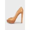 Embossed open toe shoes