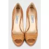 Embossed open toe shoes