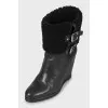 Insulated wedge boots