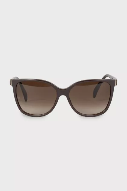 Brown sunglasses