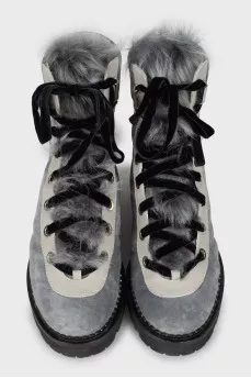 Insulated lace-up boots