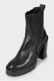 Leather boots with chunky heels